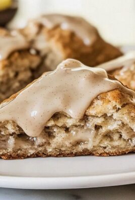 Bananenscones mit Zimt und Frischkäseglasur