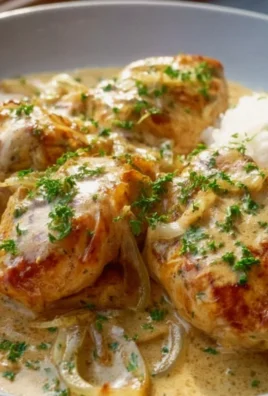Bestes Zwiebel Sahne Hähnchen Rezept – Einfach & Cremig!
