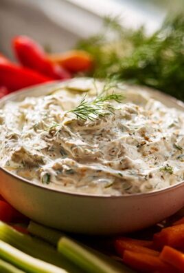 Cremiger Dill-Gurken Ranch Dip – Perfekt für jeden Anlass!
