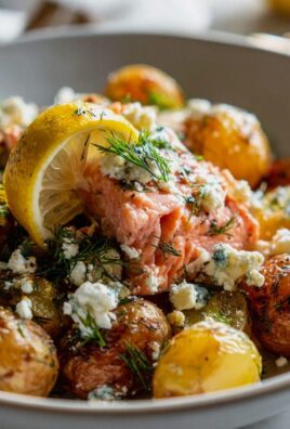 Cremiger Feta-Lachs mit Zitrone, Dill & Ofenkartoffeln