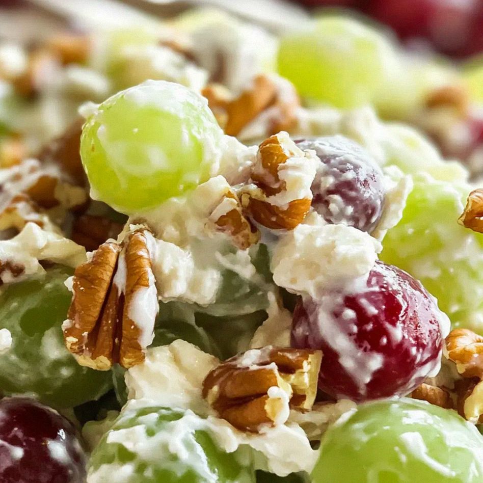 Cremiger Traubensalat für heiße Sommertage