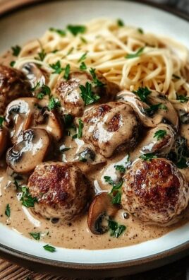Hackbällchen in Champignon-Rahmsoße
