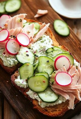 Knäckebrot mit Gurkenquark