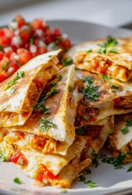 Knusprige Mini Chicken Quesadilla Triangles – Perfekt für Partys!