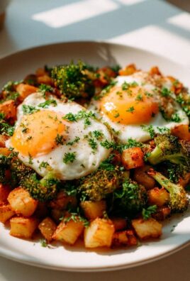 Leckeres Kartoffel-Brokkoli Frühstücks-Hash mit Spiegeleiern