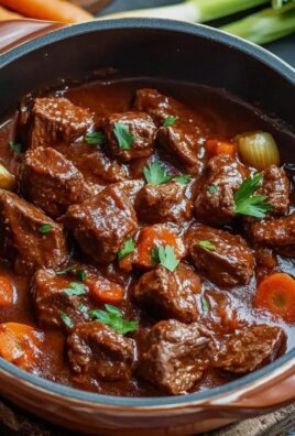 Rindergulasch in Tomaten-Sahnesoße