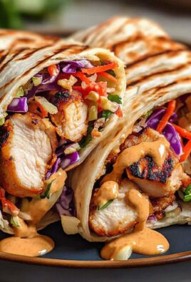 Thai Hähnchen Wrap mit knusprigem Slaw genießen